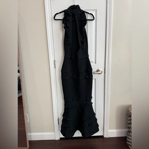 ELLIATT Theatrical Mermaid Gown Ruffled Black Size Medium - Picture 3 of 10